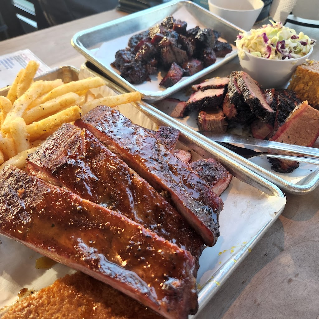 Smoking Pig BBQ Newhall | 530 Newhall Dr, San Jose, CA 95110, USA | Phone: (408) 289-1510