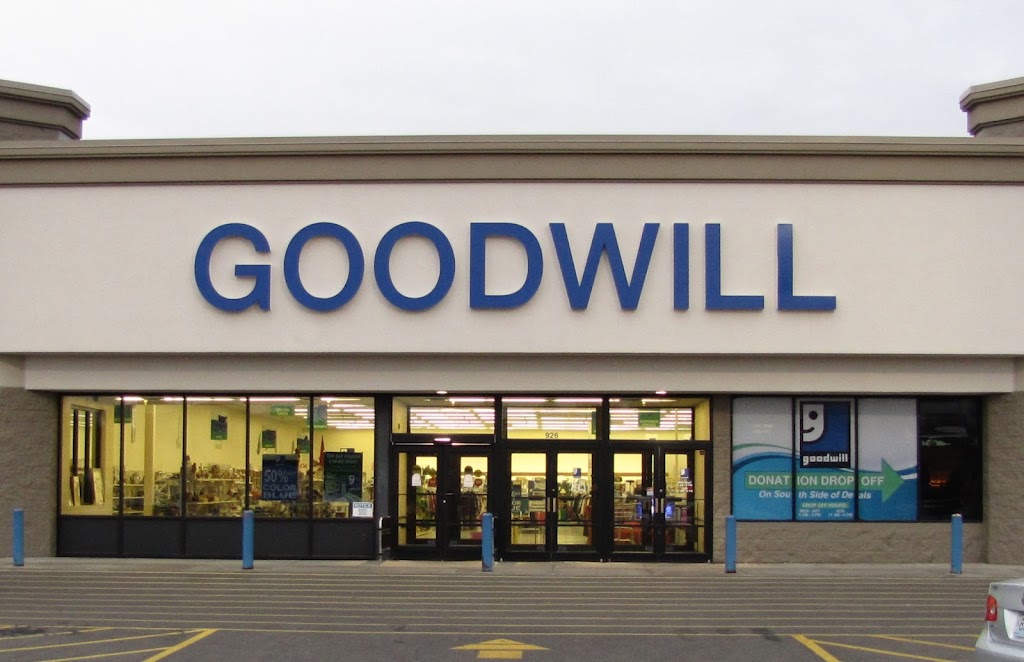 Goodwill - Shakopee | 4450 12th Ave E, Shakopee, MN 55379, USA | Phone: (952) 233-8897