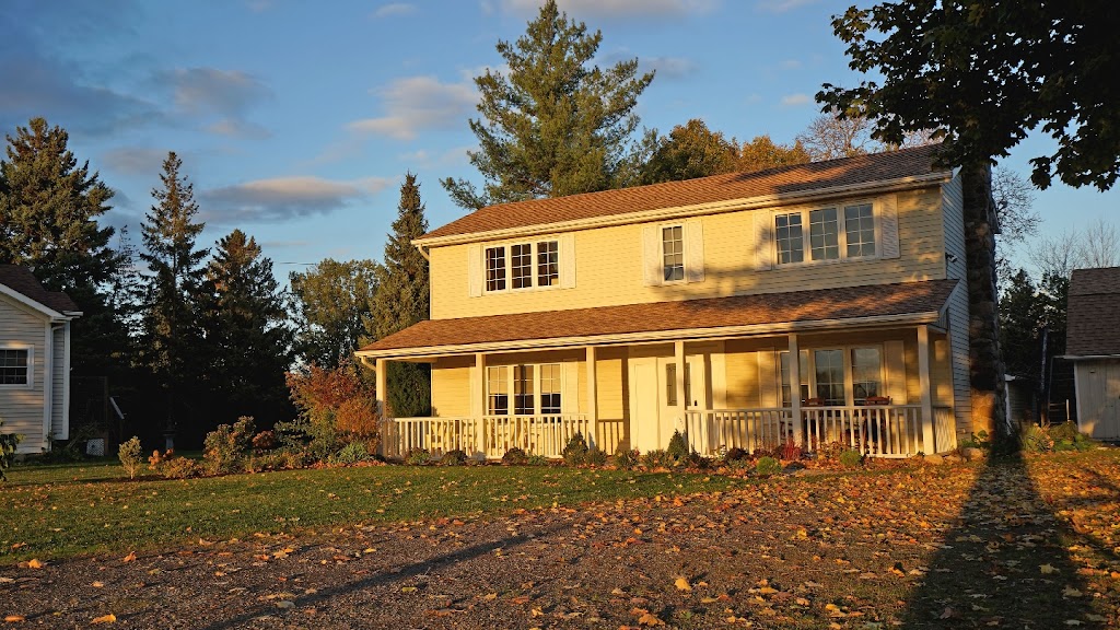 Arrowstone Luxury Farmhouse | 205 Niagara St, Niagara-on-the-Lake, ON L0S 1J0, Canada | Phone: (289) 668-5570