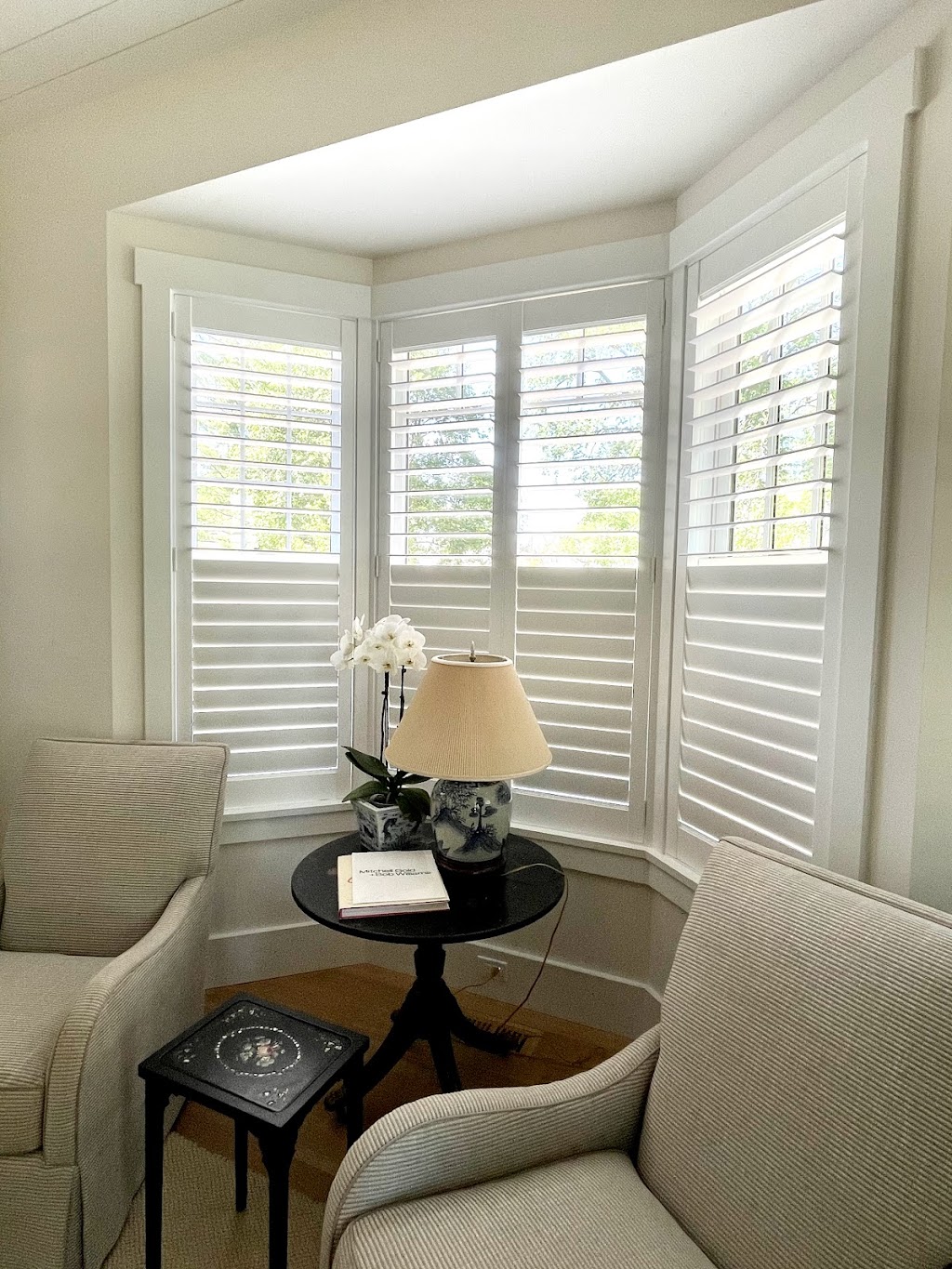 ​White Tea & Lilac Design | 29 Mohawk Dr, Clarendon Hills, IL 60514, USA | Phone: (630) 460-9205