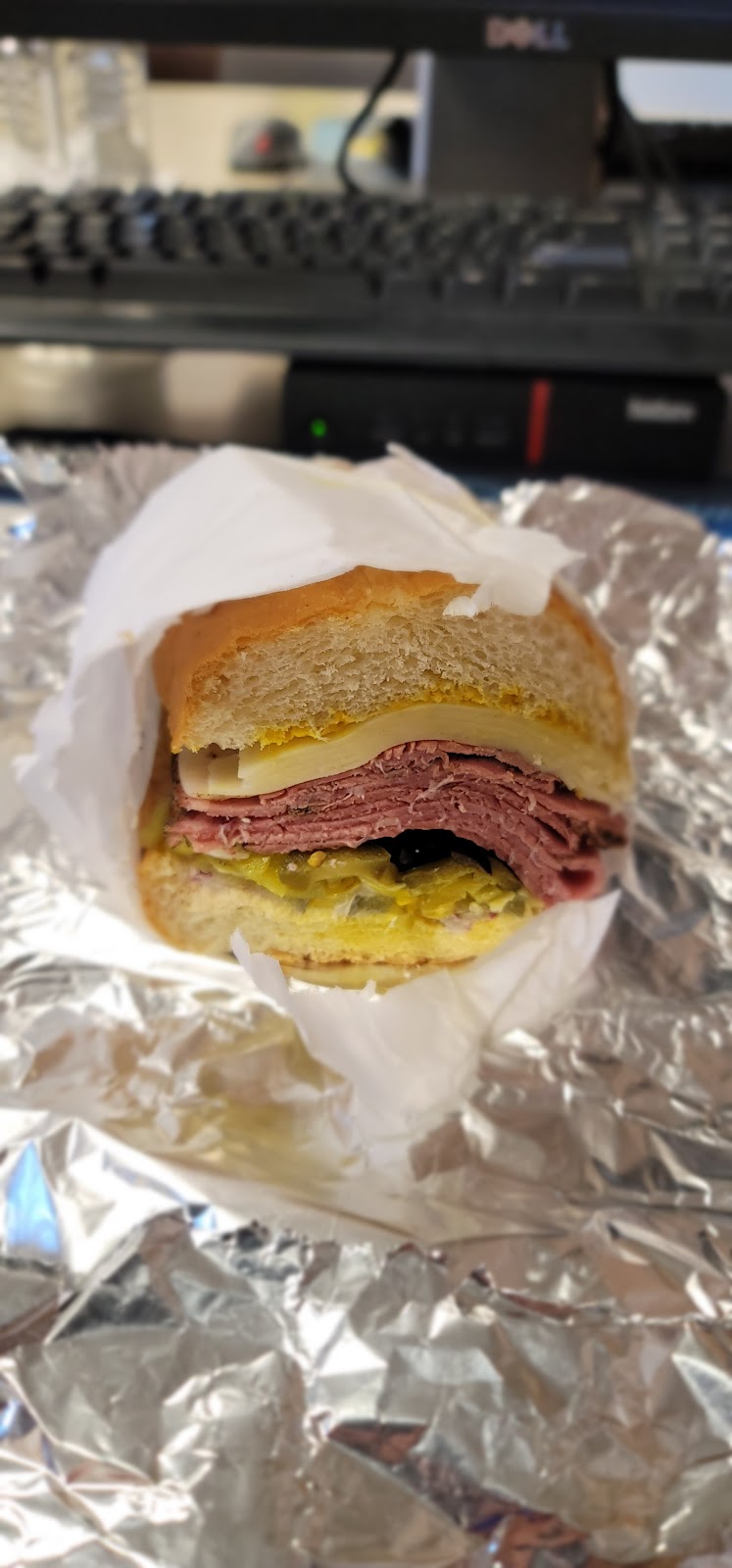 Mollys Gourmet Market & Deli | 1255 Shell Ave, Martinez, CA 94553, USA | Phone: (925) 374-4925