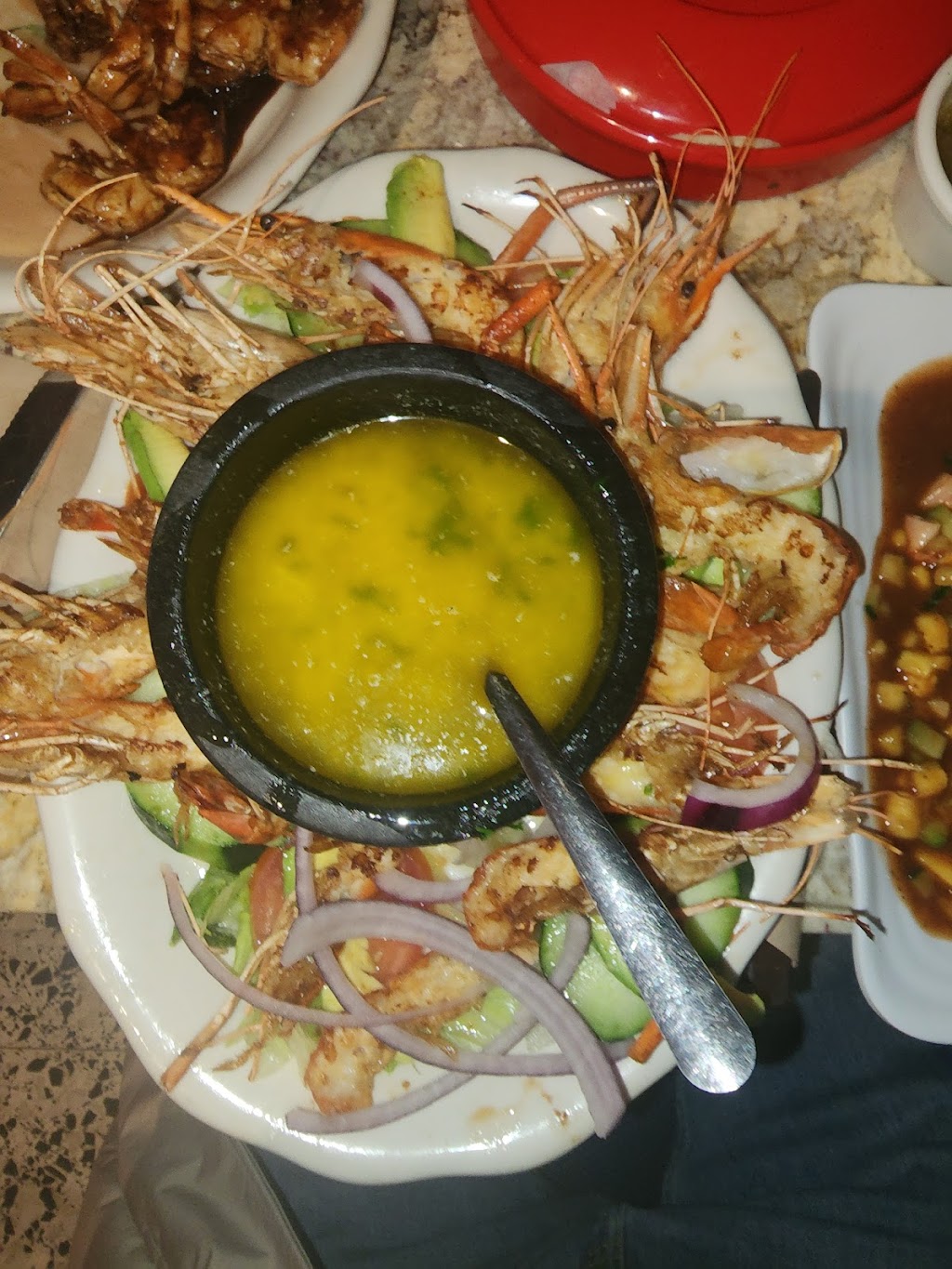 Mariscos El Puerto Escondido - Inglewood 3 | 3629 W Imperial Hwy, Inglewood, CA 90303, USA | Phone: (310) 680-9667