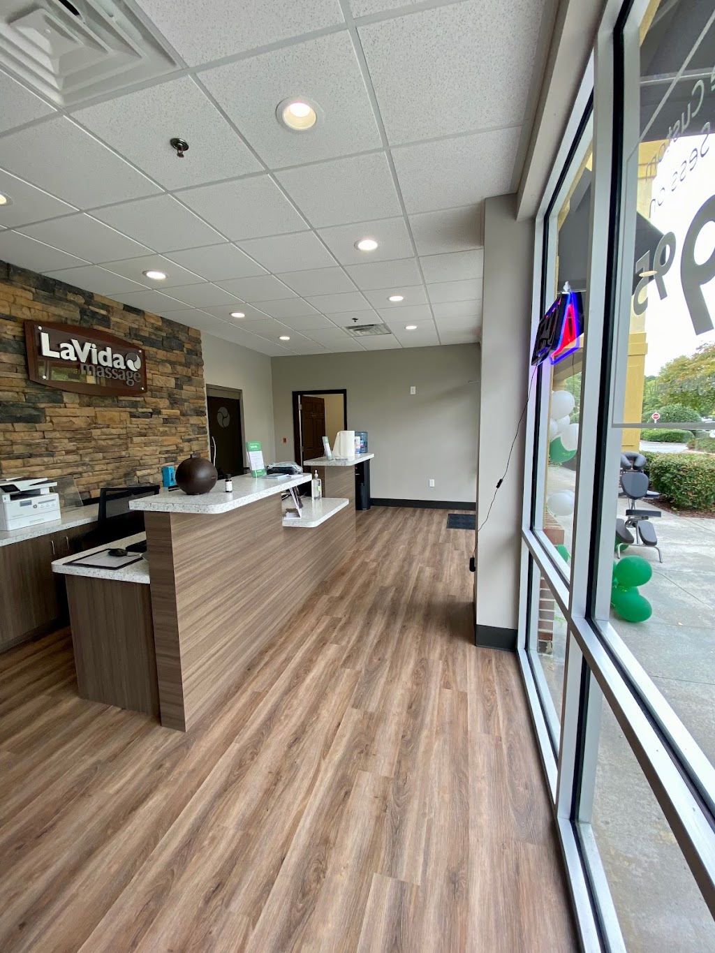 LaVida Massage | 2715 Loganville Hwy SW Ste. 310, Loganville, GA 30052, USA | Phone: (770) 559-9441