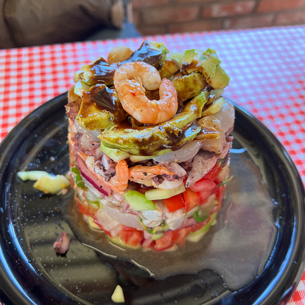 Restaurante La Encinera | Rancho La Divina Providencia, 22740 El Gato, B.C., Mexico | Phone: 664 157 5245