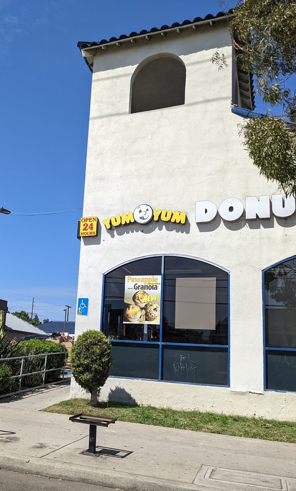 Yum Yum Donuts | 3103 N San Fernando Rd, Los Angeles, CA 90065, USA | Phone: (323) 256-9412