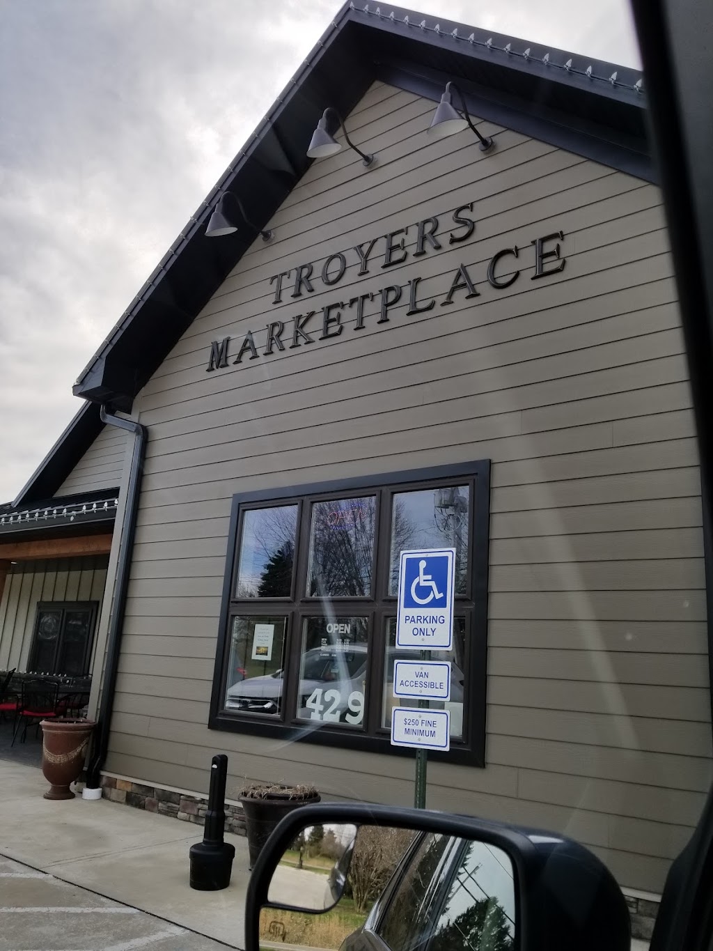 Troyers Marketplace | 429 E Coshocton St, Johnstown, OH 43031, USA | Phone: (740) 967-9909