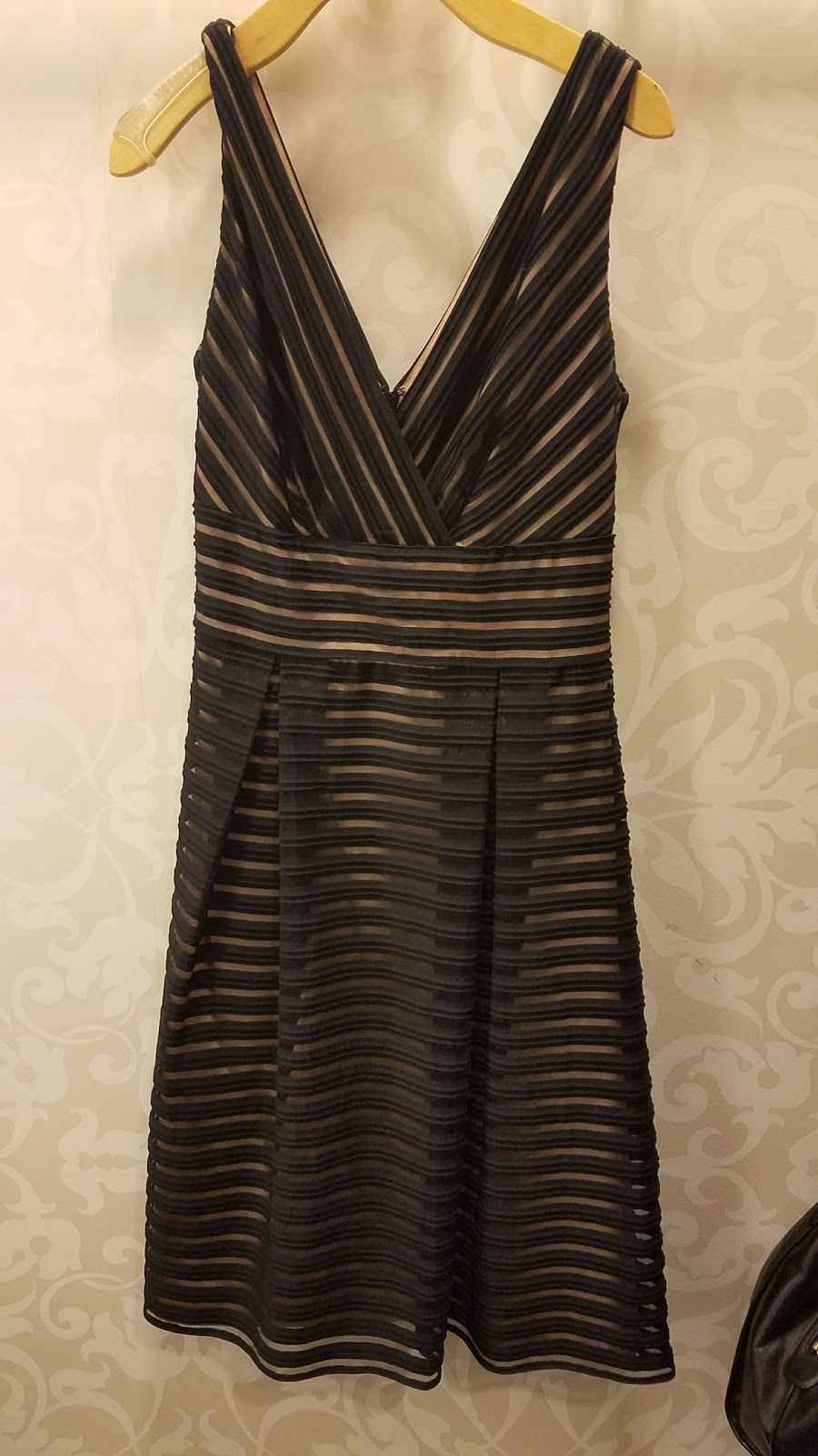 White House Black Market | 262 N Adams Rd, Rochester Hills, MI 48309, USA | Phone: (248) 375-8190