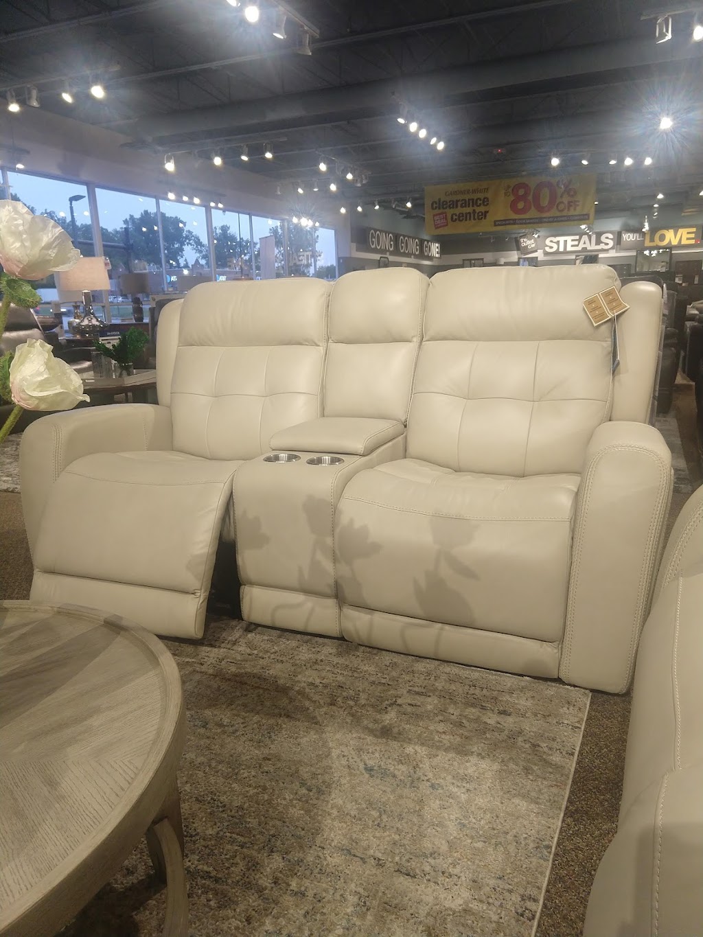 Gardner-White Furniture | 22035 Eureka Rd, Taylor, MI 48180 | Phone: (313) 295-1820