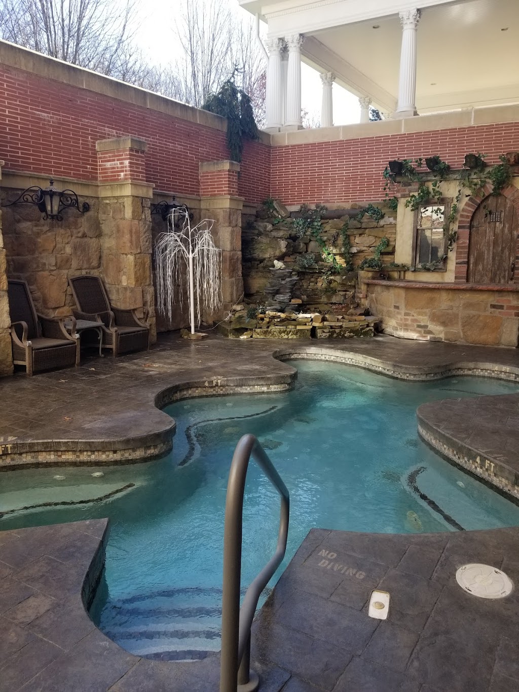 Sebring Mansion Inn & Spa | 385 W Ohio Ave, Sebring, OH 44672, USA | Phone: (330) 938-0423