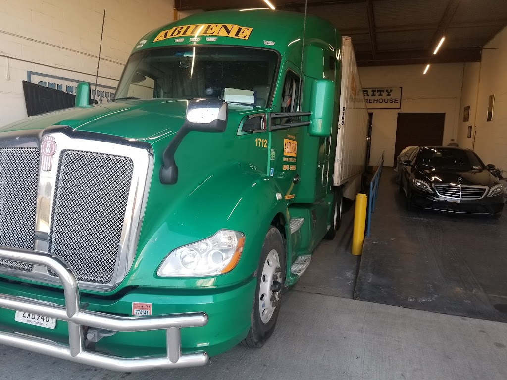 Celebrity Moving Inc | 1600 Plaza Ave, New Hyde Park, NY 11040, USA | Phone: (718) 347-2200