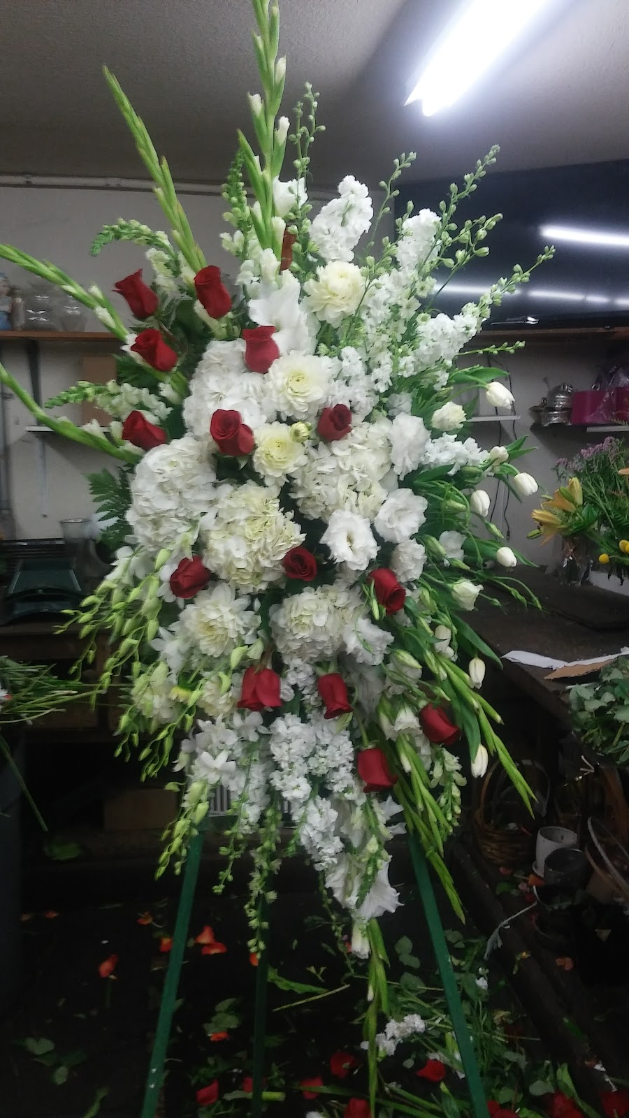 Olivet Flower Shop | 1450 Hillside Blvd, Daly City, CA 94014, USA | Phone: (650) 755-6731