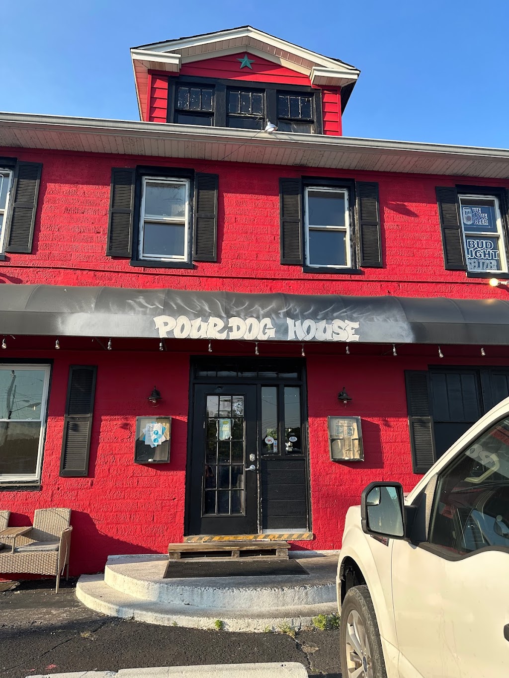 Pour Dog House | 722 Generals Hwy, Millersville, MD 21108, USA | Phone: (410) 910-0120