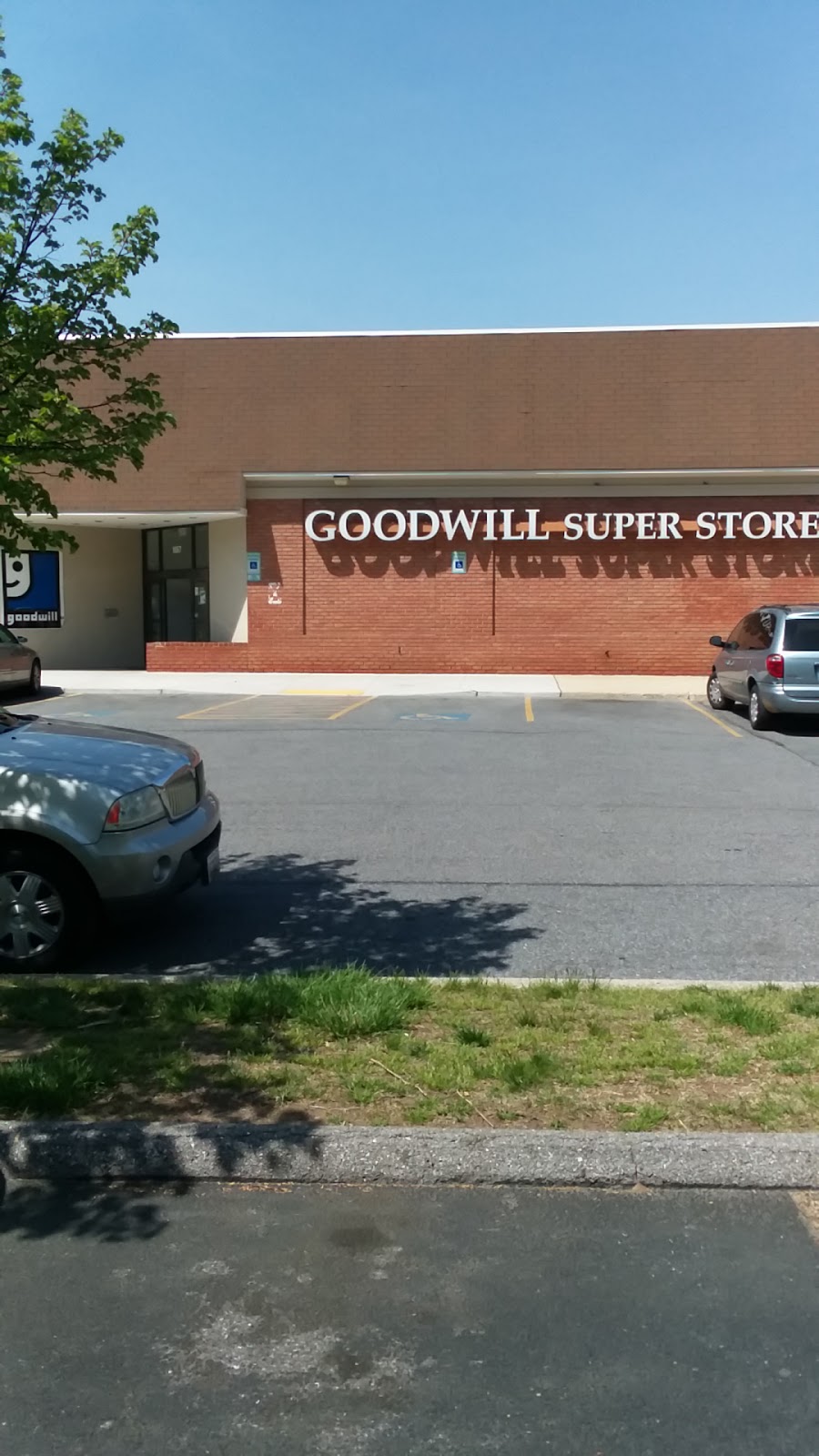 Goodwill Retail Store and Donation Center | 1657 Crofton Center, Crofton, MD 21114, USA | Phone: (410) 721-4164