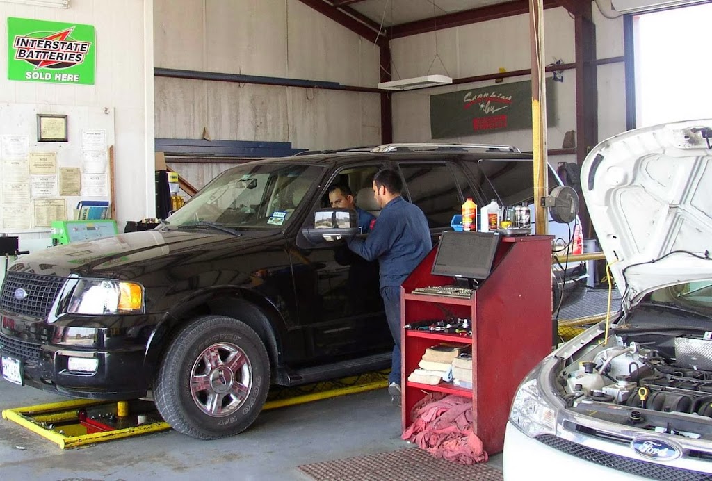 Hutto Fast Lube & Tire Center | 670 W Front St, Hutto, TX 78634, USA | Phone: (512) 642-3164