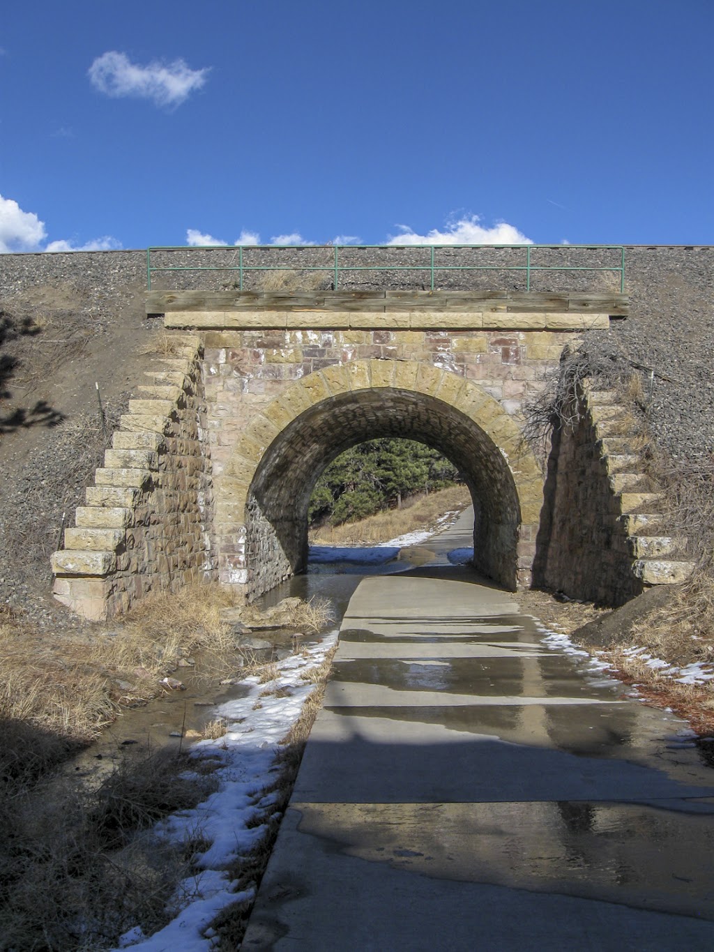 East Plum Creek Trail - Meadows Trailhead and Parking | 734-970 Meadows Pkwy, Castle Rock, CO 80109, USA | Phone: (720) 733-2260