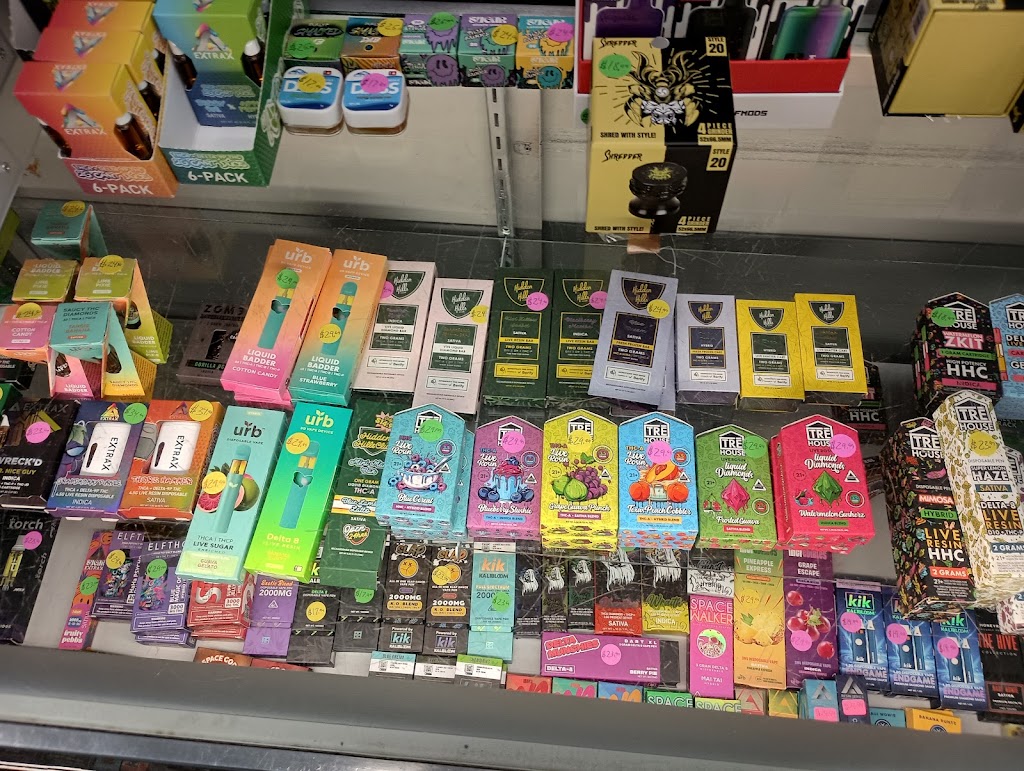 Vapors Oasis | 15918 W High St Box 376, Middlefield, OH 44062, USA | Phone: (440) 426-0016