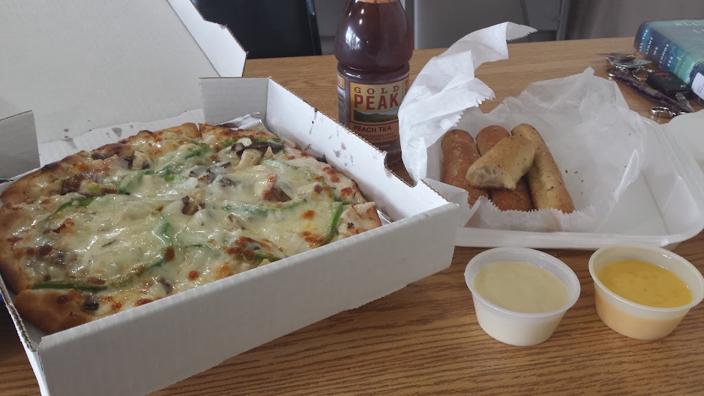 Geraces Pizzeria | Waterford Mills Plaza, 65529 Indiana 15, 65529 IN-15, Goshen, IN 46526, USA | Phone: (574) 535-0011