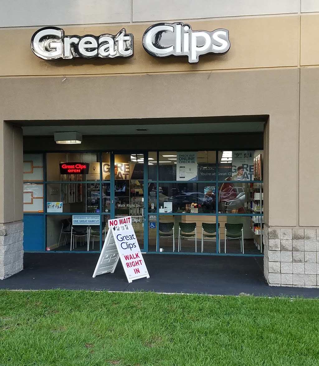 Great Clips | 11701 San Jose Blvd #107, Jacksonville, FL 32223, USA | Phone: (904) 379-8862