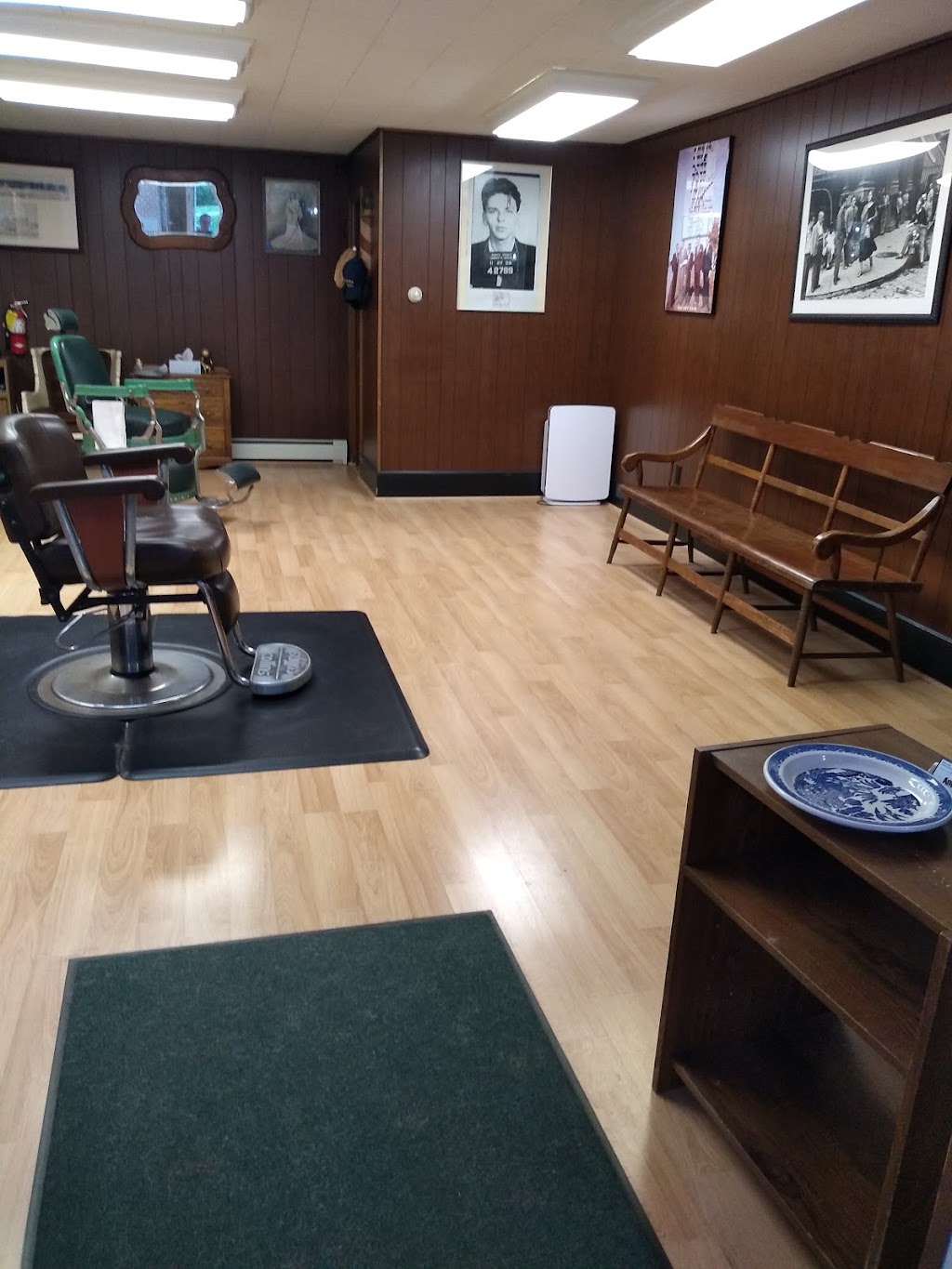 Angellos Barber Shop | 57 S Reading Ave, Boyertown, PA 19512, USA | Phone: (610) 473-7722