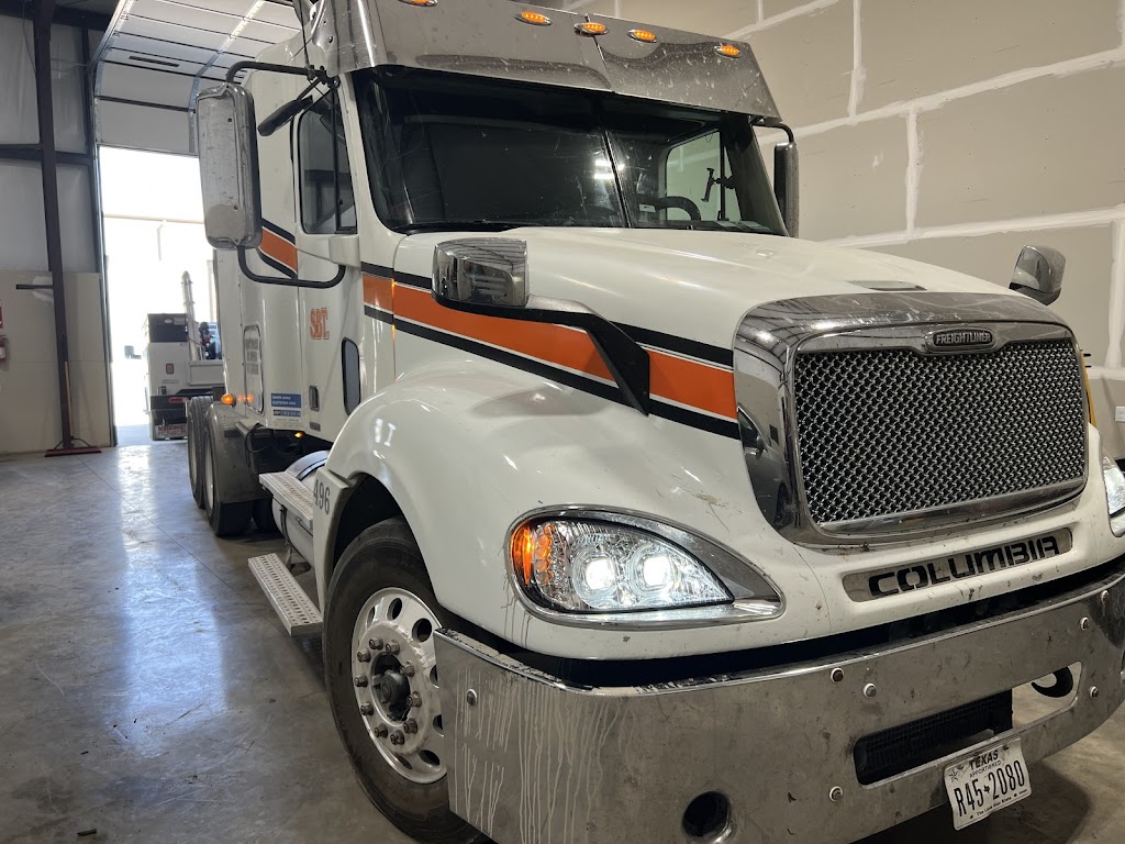 CM Truck & Trailer Repair- Mobile Truck Repair | 7705 Briarstone Ct, Fort Worth, TX 76112, USA | Phone: (949) 491-4580