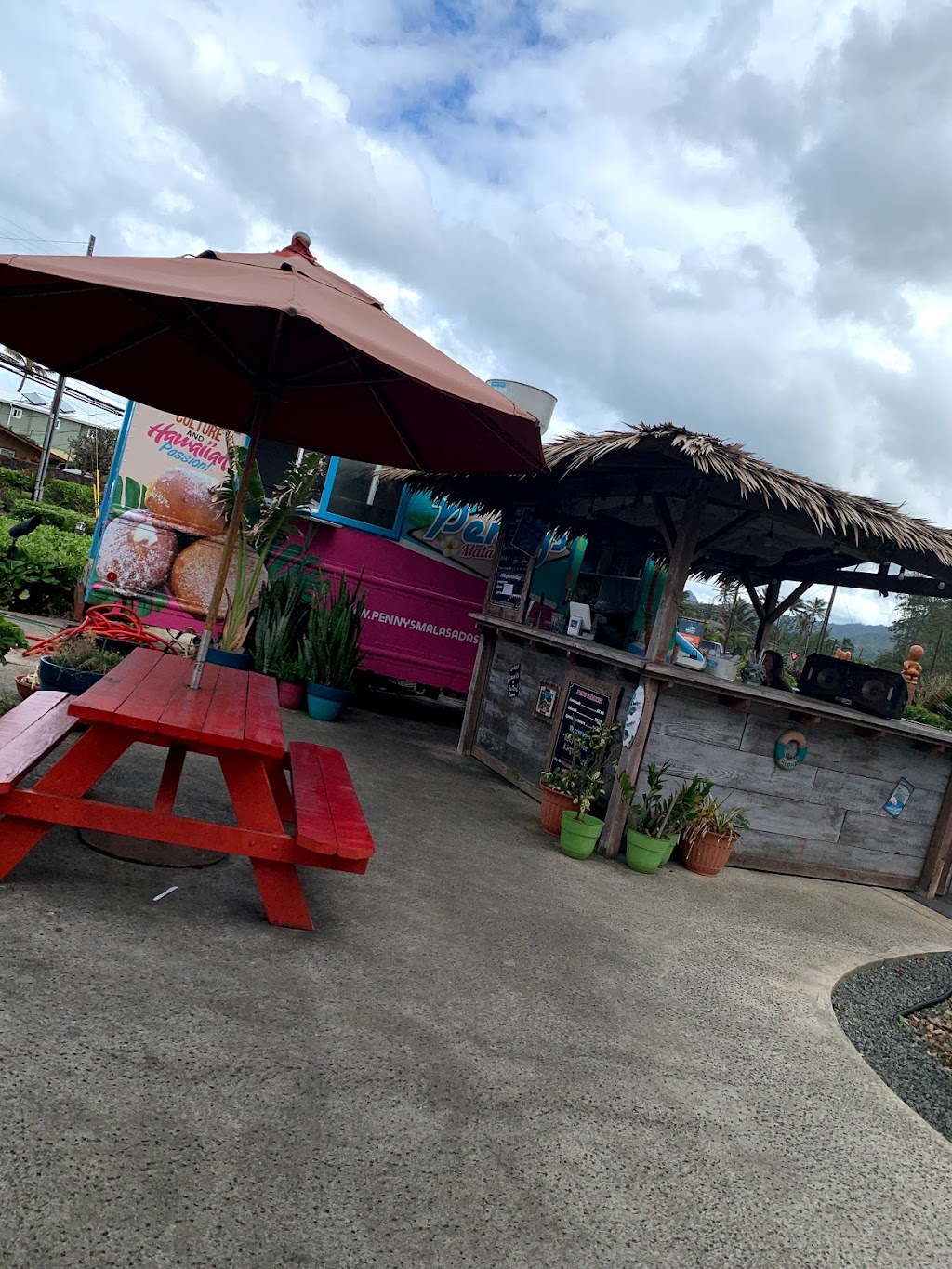 Penny's Waikiki Malasadas - 2233 Kalākaua Avenue Royal, Center 2nd