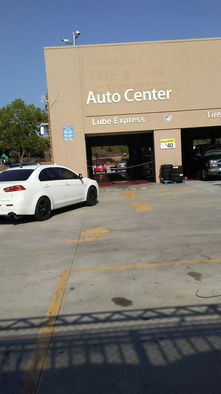 Walmart Auto Care Centers | 1950 Auto Centre Dr, Glendora, CA 91740, USA | Phone: (909) 394-7909