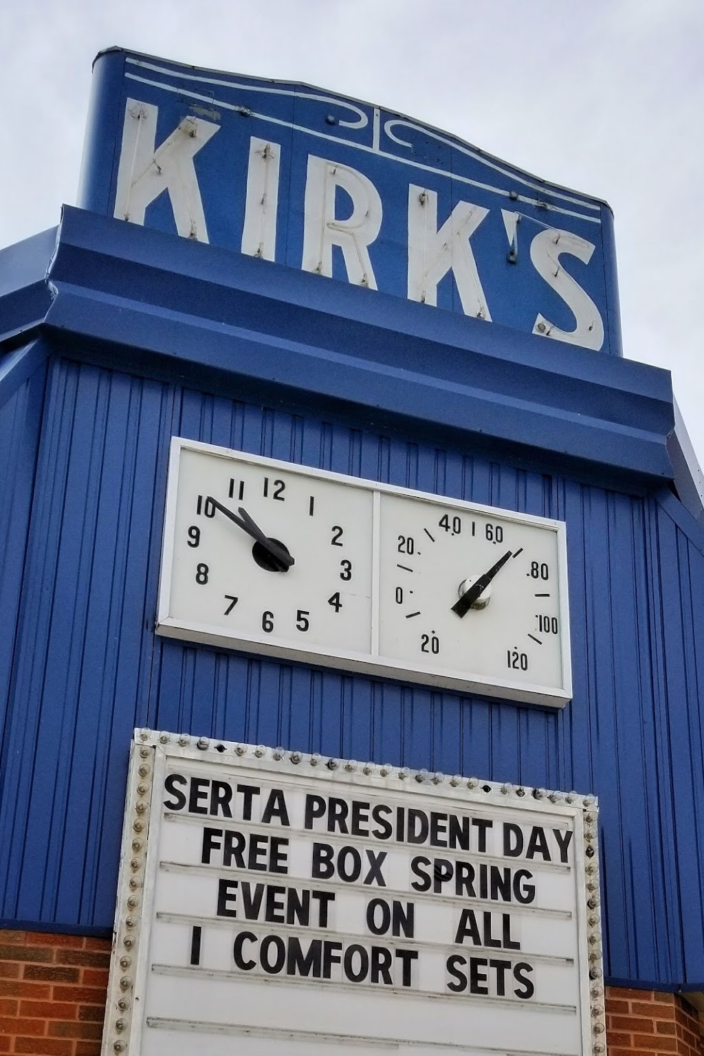 Kirks Furniture | 9 W Front St, New Holland, OH 43145, USA | Phone: (740) 495-5181