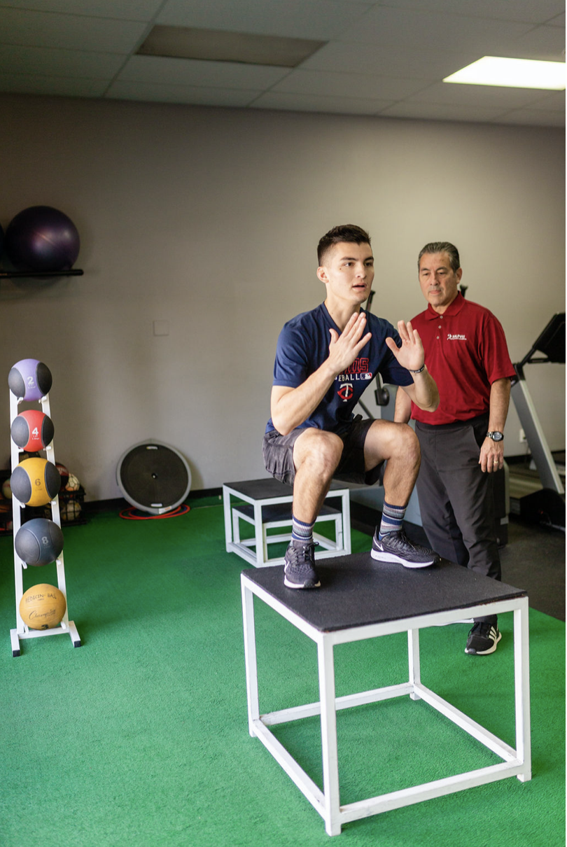 Salinas Physical Therapy / Sports Medicine | 23655 Vía del Rio Suite C, Yorba Linda, CA 92887, USA | Phone: (714) 695-1566