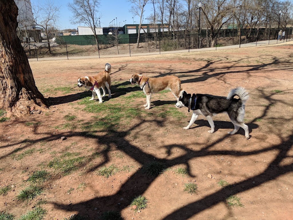 Happy Tails Dog Park | 1903 NE 12th St, Moore, OK 73160 | Phone: (405) 793-5090