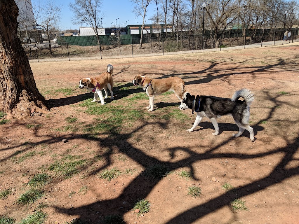 Happy Tails Dog Park | 1903 NE 12th St, Moore, OK 73160, USA | Phone: (405) 793-5090