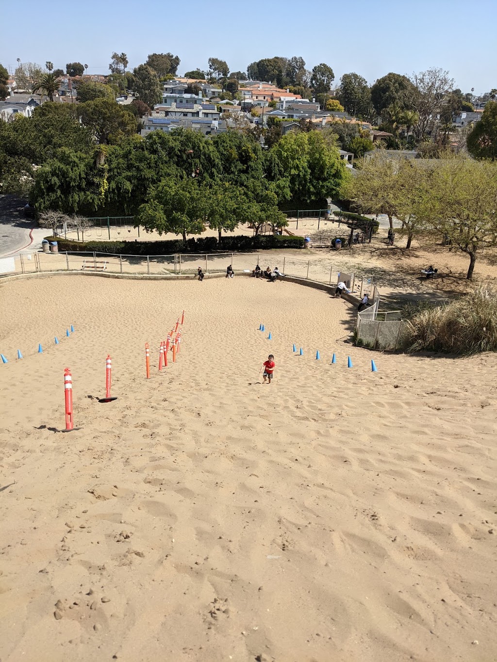 Sand Dune Park | 3299 Bell Ave, Manhattan Beach, CA 90266, USA | Phone: (310) 802-5448
