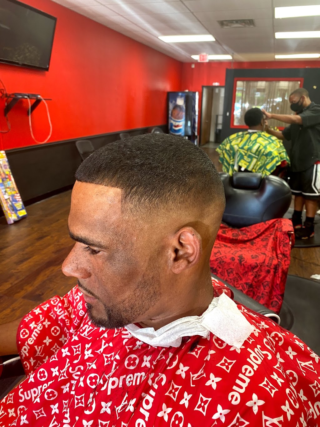 platinum stylez barbershop | 321 E 200th St, Euclid, OH 44119, USA | Phone: (216) 713-0033