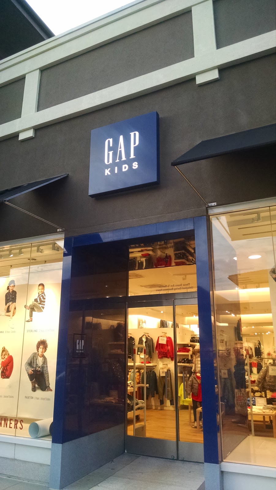 Gap - with Curbside Pickup | 17304 Davenport St, Omaha, NE 68118, USA | Phone: (402) 289-1822