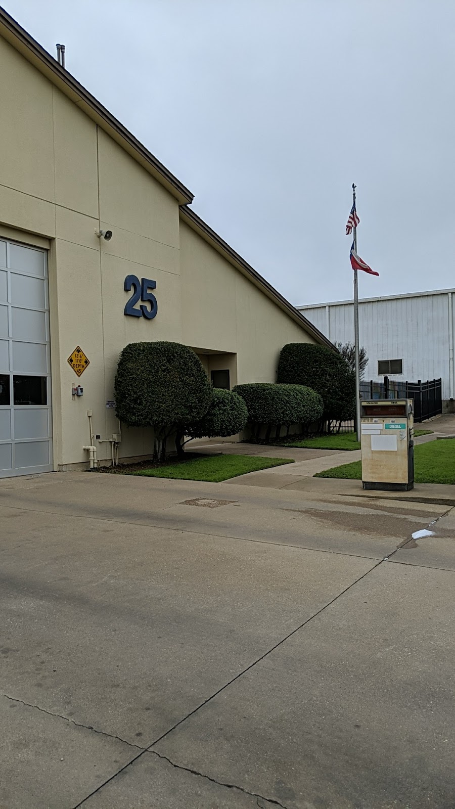 Fort Worth Fire Department - Station 25 | 3801 N Main St, Fort Worth, TX 76106, USA | Phone: (817) 392-6800