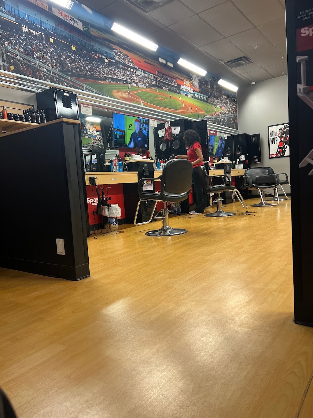 Sport Clips Haircuts of Stonebridge | 9005 US-64 Suite 102, Lakeland, TN 38002, USA | Phone: (901) 937-0728