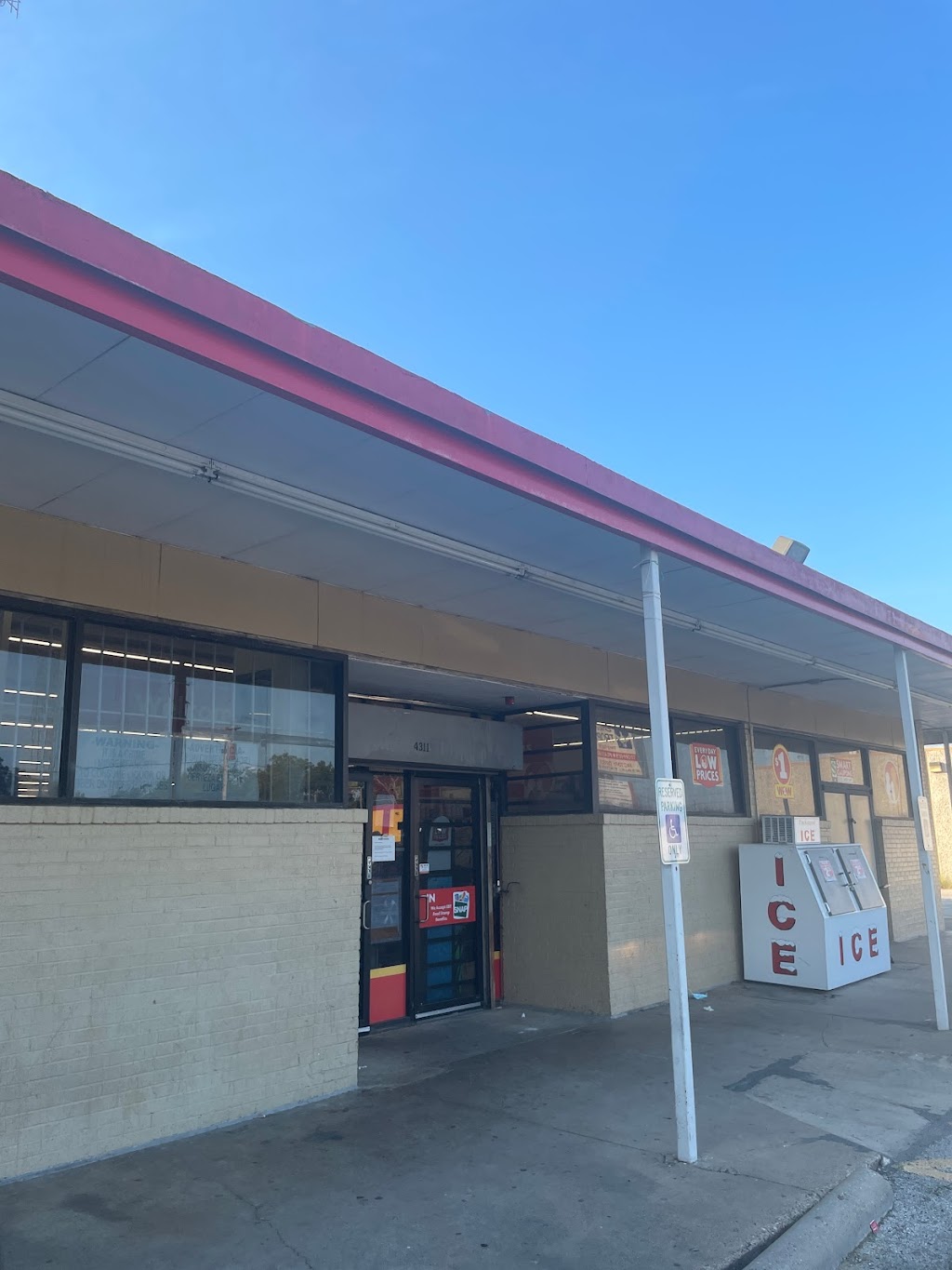 Family Dollar | 4311 Live Oak St, Dallas, TX 75204, USA | Phone: (945) 235-8696