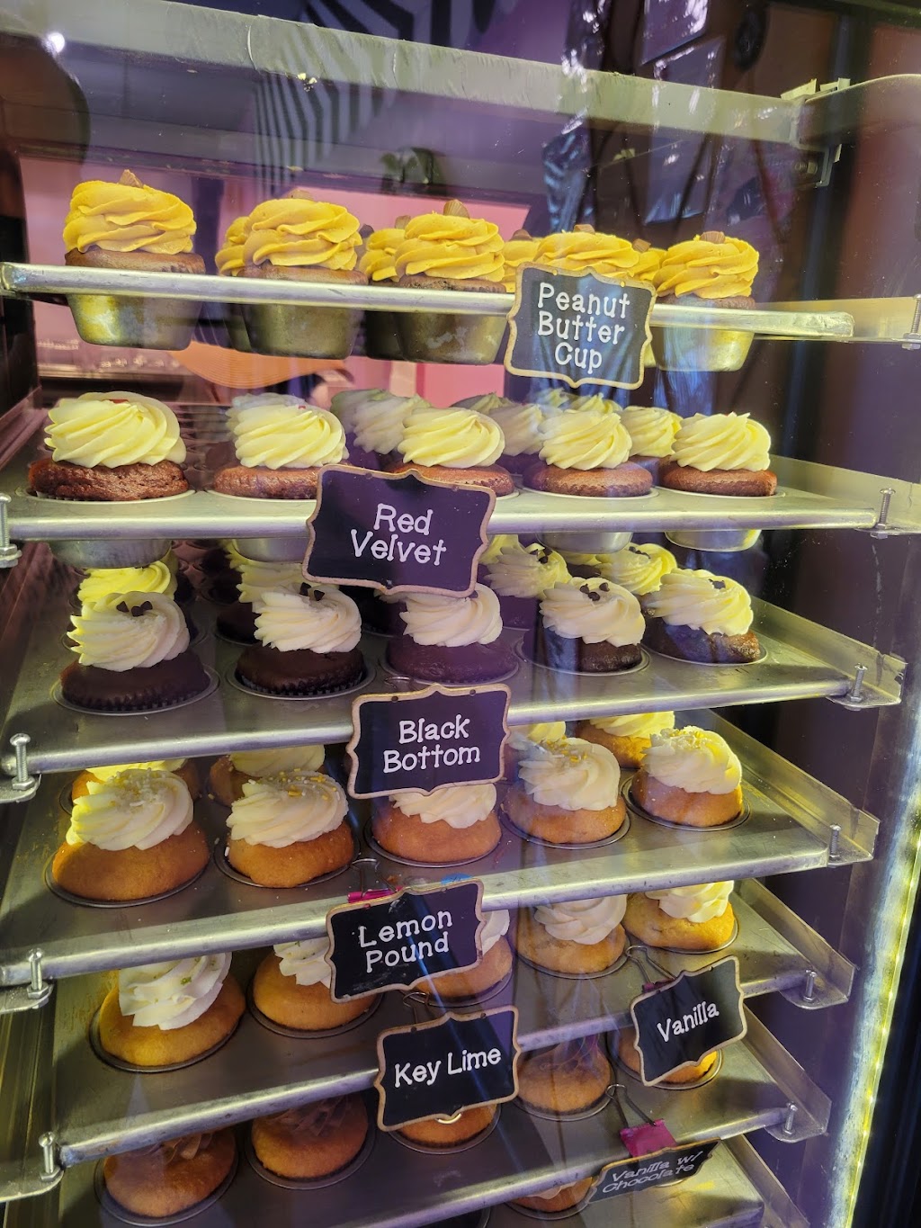 Kupcakes & Co. | 6010 Meadowridge Center Dr suite h, Elkridge, MD 21075, USA | Phone: (443) 552-3033 Kupcakes & Co. | 6010 Meadowridge Center Dr suite h, Elkridge, MD 21075, USA | Phone: (443) 552-3033