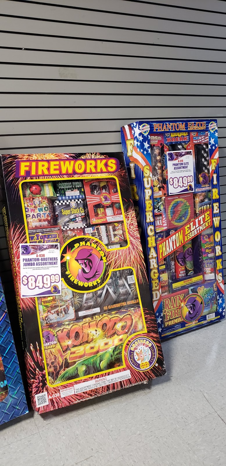 Phantom Fireworks of Merrillville | 3101 E Lincoln Hwy, Merrillville, IN 46410, USA | Phone: (219) 947-1984