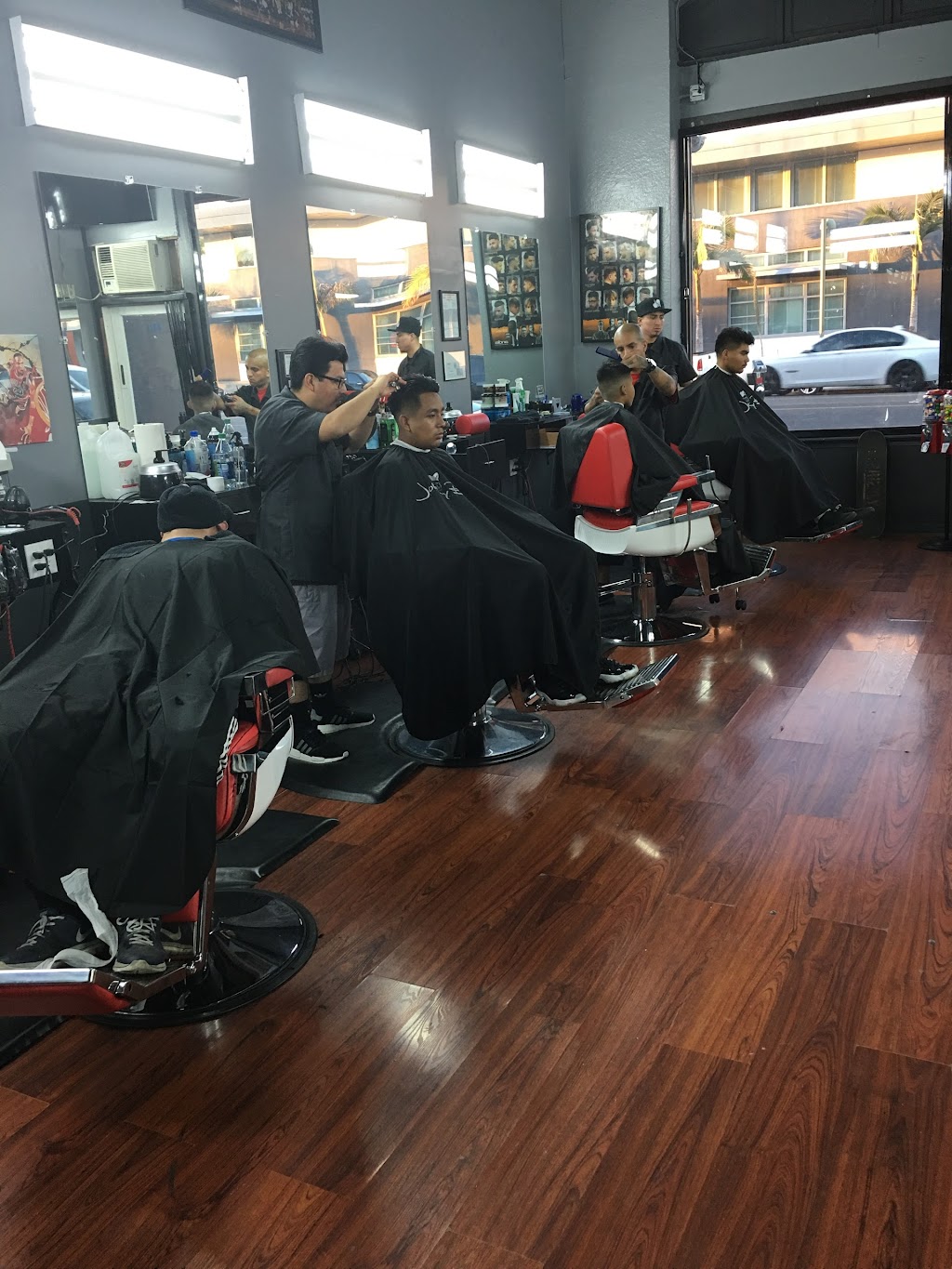 Plugged LA Cutz | 3180 W 8th St, Los Angeles, CA 90005, USA | Phone: (213) 263-2552