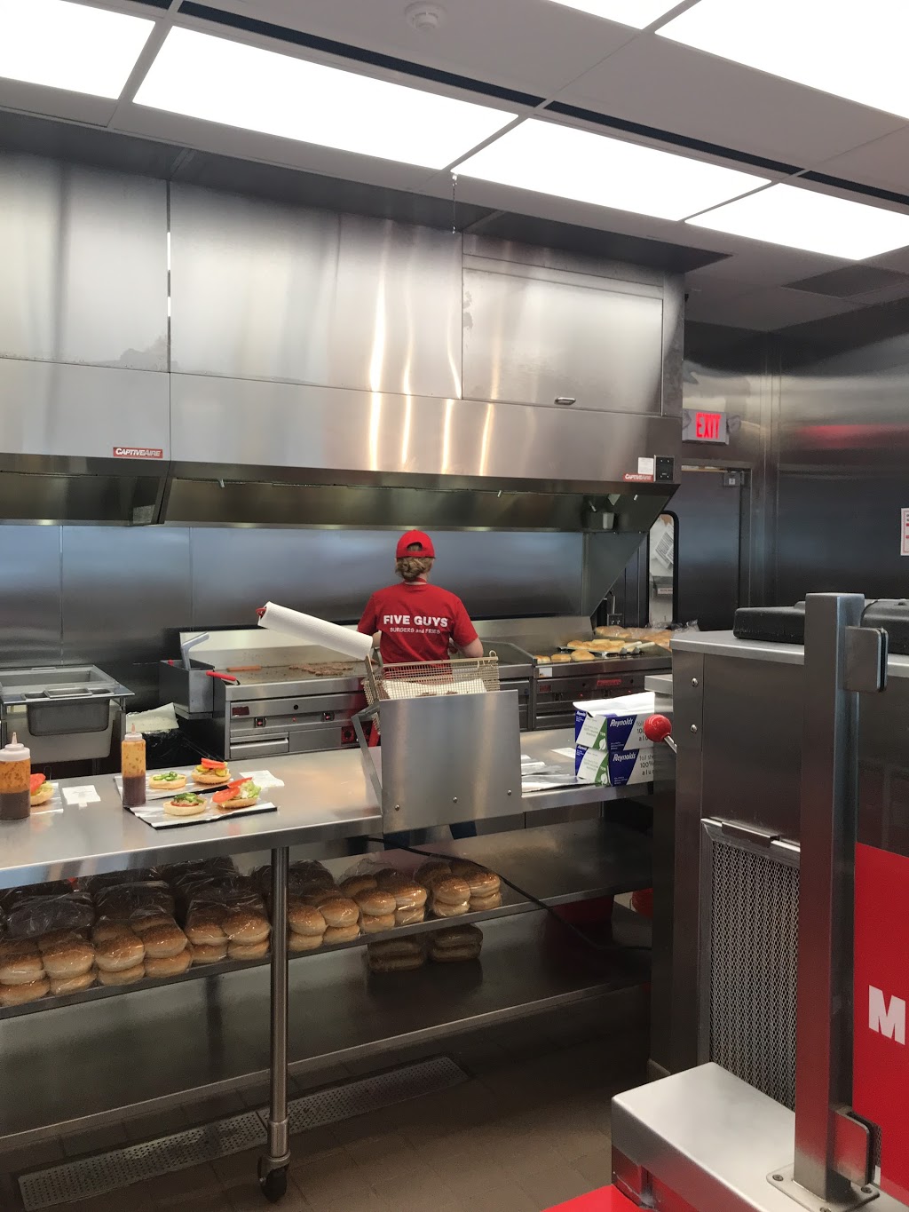 Five Guys | 5716 S Transit Rd Suite 50, Lockport, NY 14094, USA | Phone: (716) 433-3254