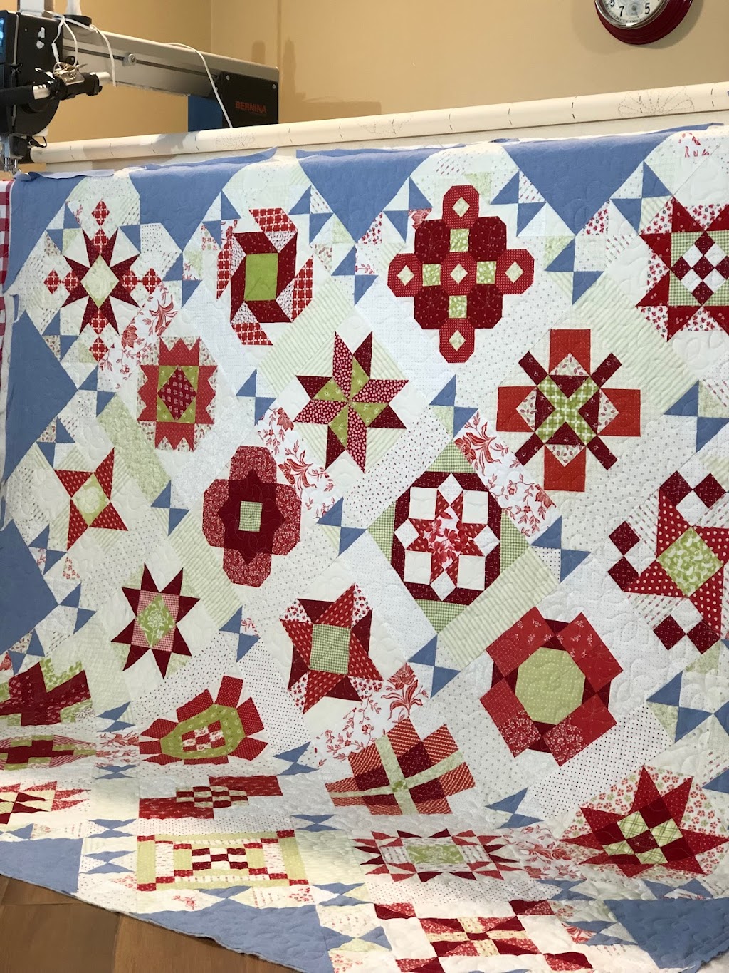 Ellie Bee Quilts - Longarm Quilting | 3084 Voorheis Lake Ct, Orion Twp, MI 48360, USA | Phone: (248) 648-1384