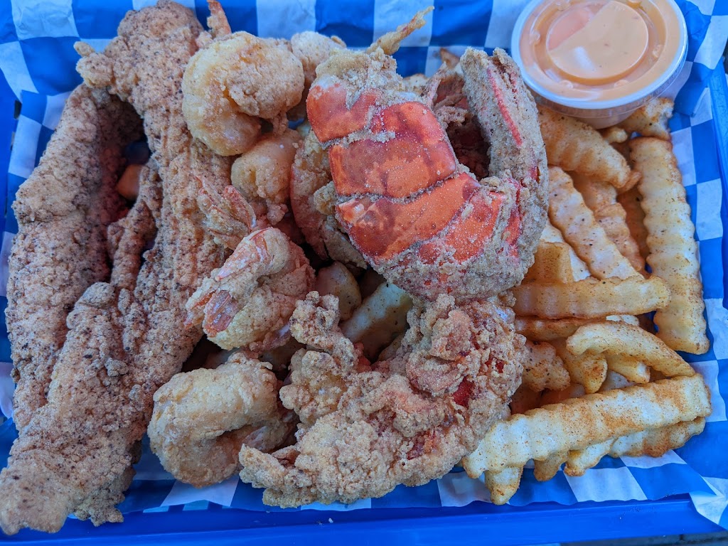 Krustaceans Seafood Restaurant | 2908 Oak Lake Blvd #102, Charlotte, NC 28208, USA | Phone: (980) 207-3081