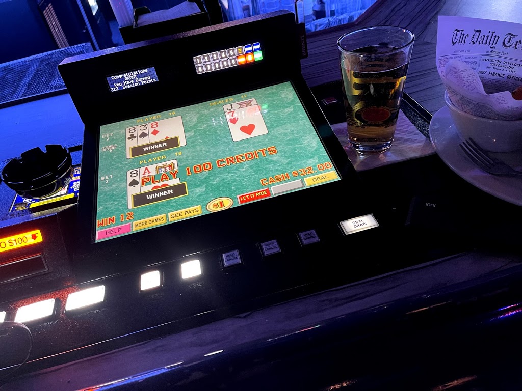 Aces Bar & Grill East | 35 S Gibson Rd, Henderson, NV 89012, USA | Phone: (702) 333-0041