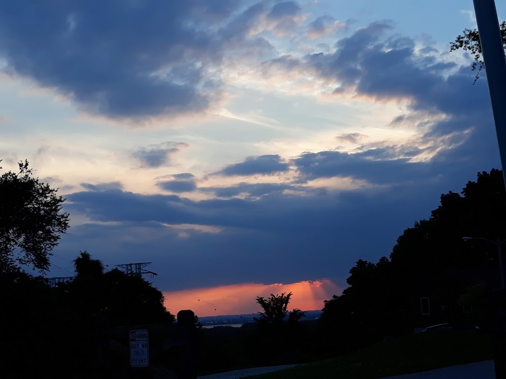 Sunset Greenway Trailhead: Sunset Park | 2300 Sunset Park Dr, Florissant, MO 63031, USA | Phone: (314) 921-5700