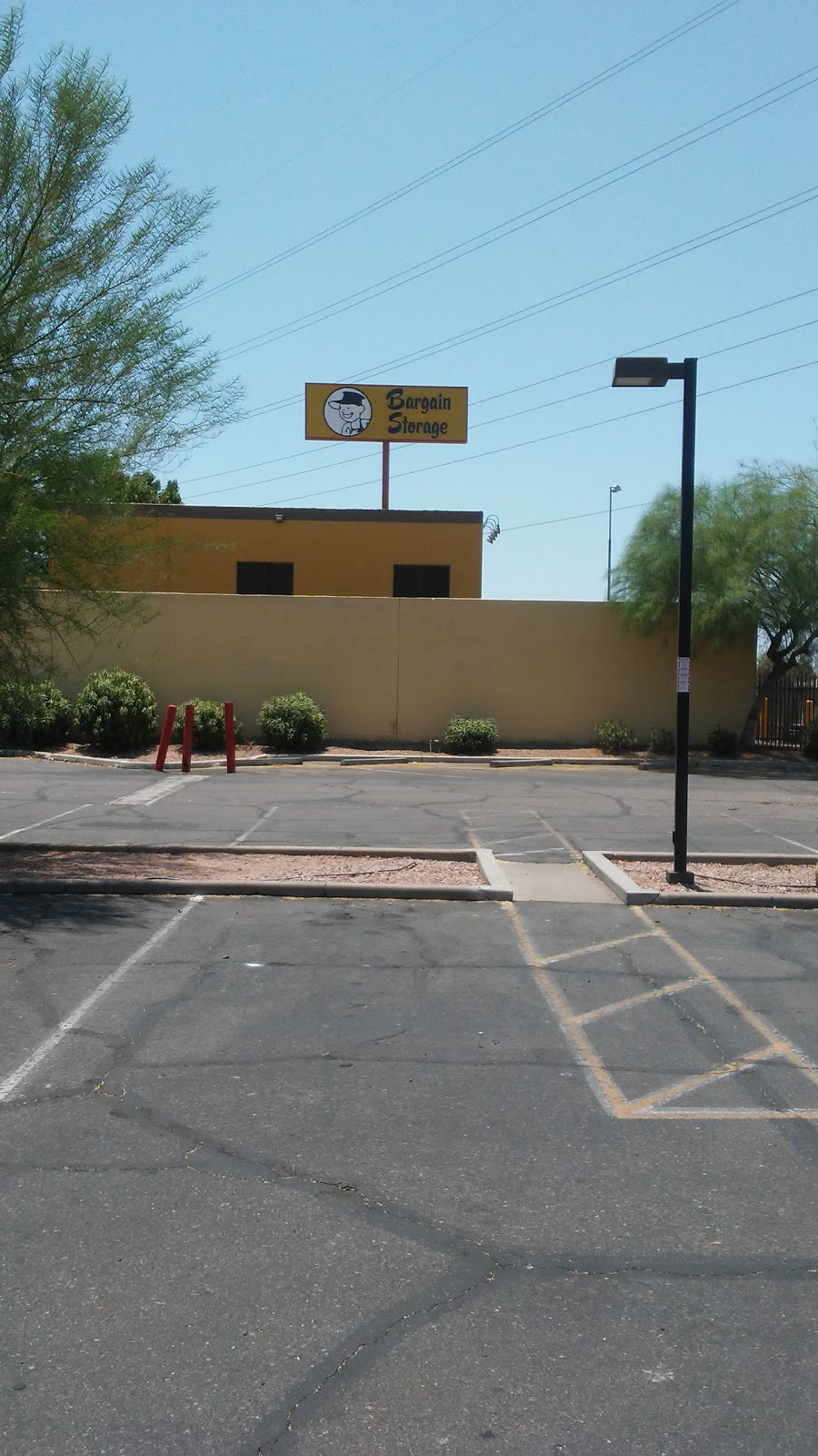 Bell Hotel & Suites | 17211 N Black Canyon Hwy, Phoenix, AZ 85023, USA | Phone: (602) 993-8300