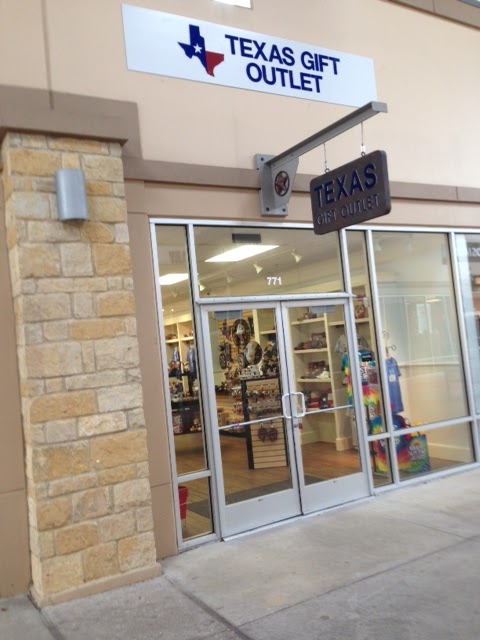 Texas Gift Outlet | PREMIUM OUTLETS, 4401 N Interstate Hwy 35 #771, Round Rock, TX 78664, USA | Phone: (512) 906-0205