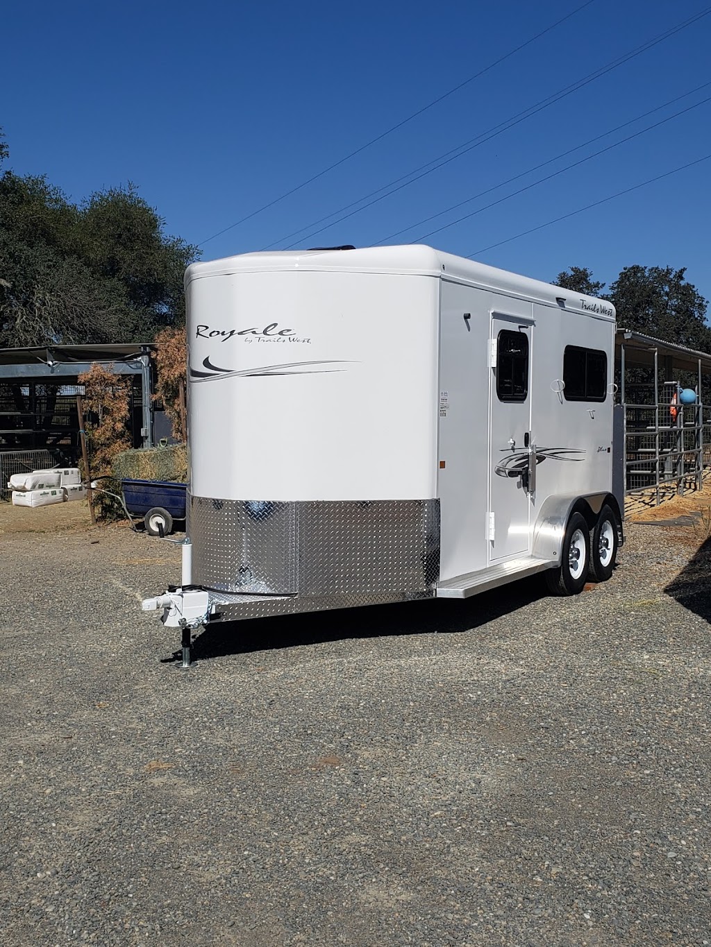 Sundowner Trailers | 505 Hilltop Dr, Auburn, CA 95603, USA | Phone: (530) 887-9502