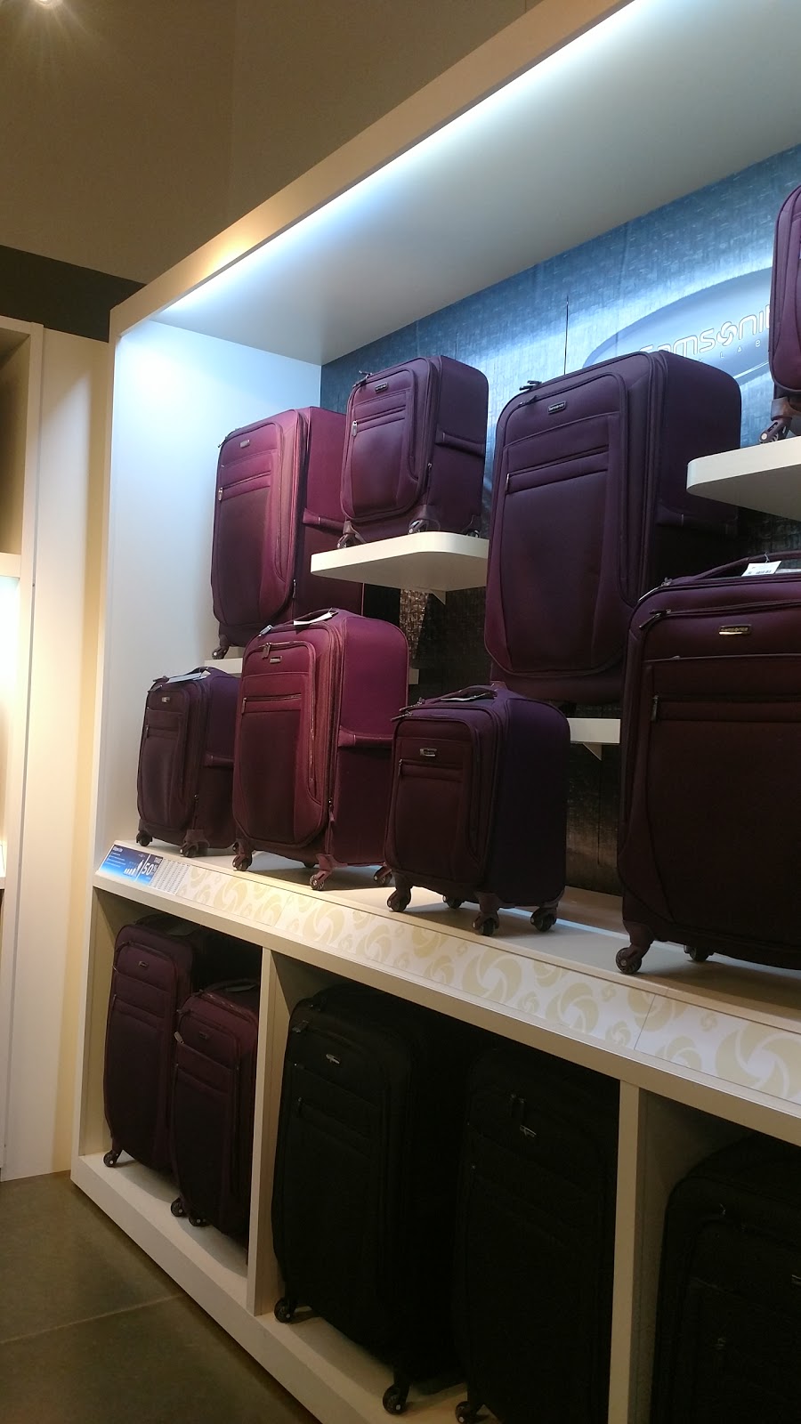 Samsonite | Premium Outlets, 5512 New Fashion Way, Charlotte, NC 28278 | Phone: (704) 504-8579