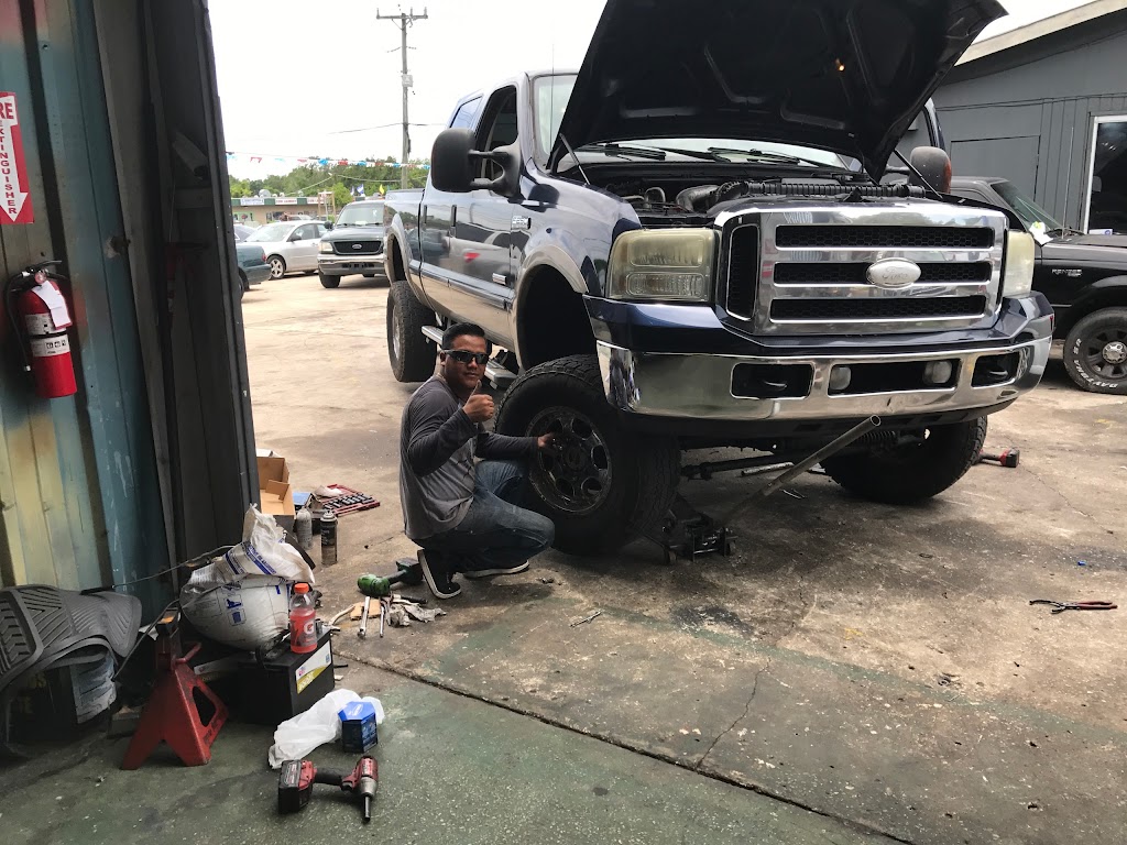 Cars Dl auto repair INC | 5724 15th St E, Bradenton, FL 34203, USA | Phone: (941) 465-2865