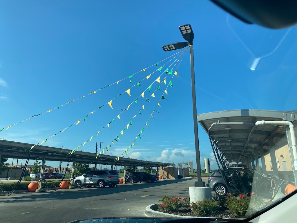 Quick Quack Car Wash | 19311 W Bellfort Blvd, Richmond, TX 77407 | Phone: (281) 817-0120